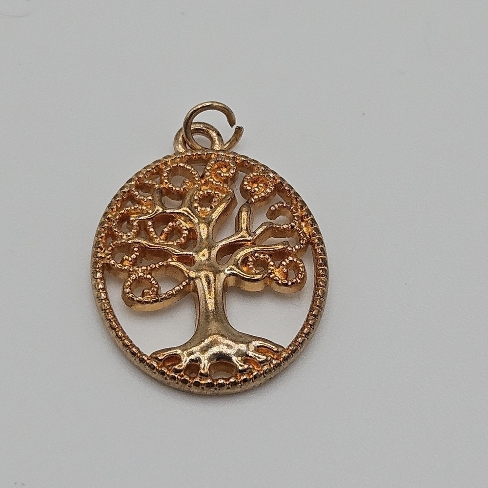 gold tone tree of life pendant